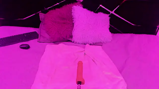 Snapshot of ALYANNA_HOT_ chatting on 10.25.25 ALYANNA HOT online show from 10.25.25