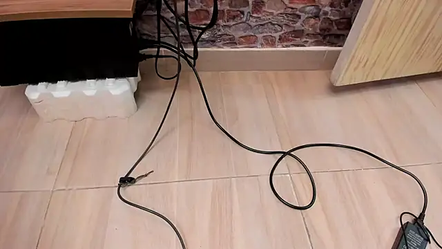 Snapshot of ALYANNA_HOT_ chatting on 11.27.25 ALYANNA HOT online show from 11.27.25