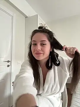 Ashley-Evans online show from 02.14.25