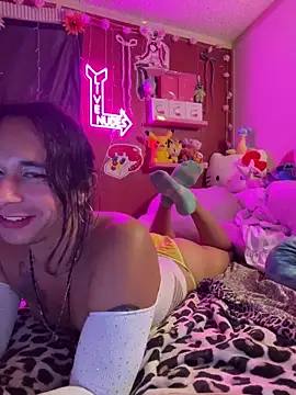 Snapshot of TranSexualJade95 chatting on 05.23.26 TranSexualJade95 online show from 05.23.26
