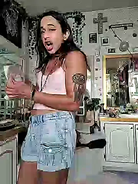 Snapshot of TranSexualJade95 chatting on 05.27.26 TranSexualJade95 online show from 05.27.26