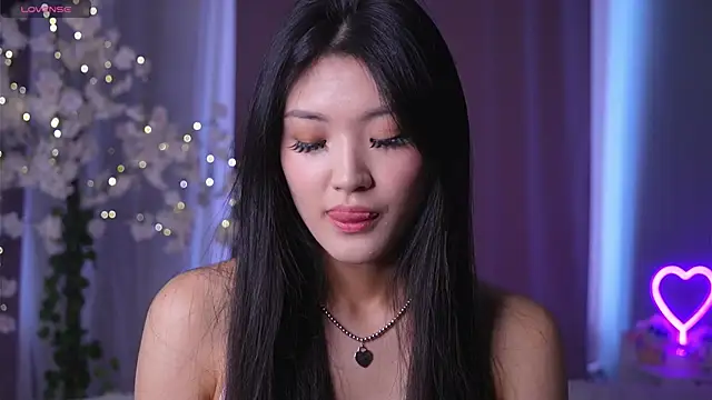Snapshot of FancyEsten chatting on 06.04.26 FancyEsten online show from 06.04.26