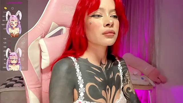 Snapshot of AlinaLukyanova chatting on 10.10.25 AlinaLukyanova online show from 10.10.25