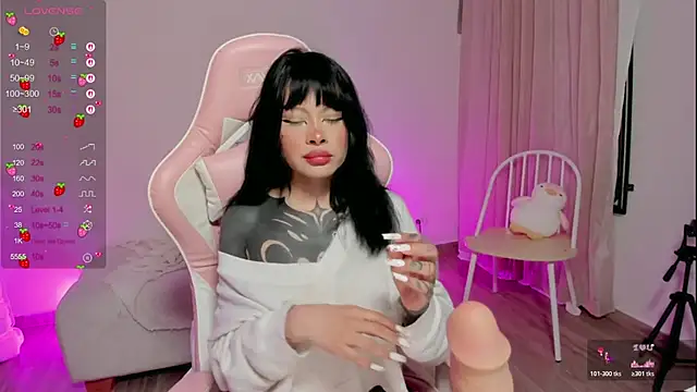 Snapshot of AlinaLukyanova chatting on 11.08.25 AlinaLukyanova online show from 11.08.25