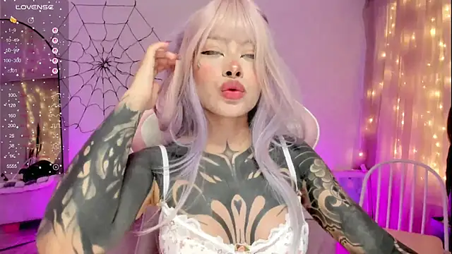 Snapshot of AlinaLukyanova chatting on 11.27.25 AlinaLukyanova online show from 11.27.25