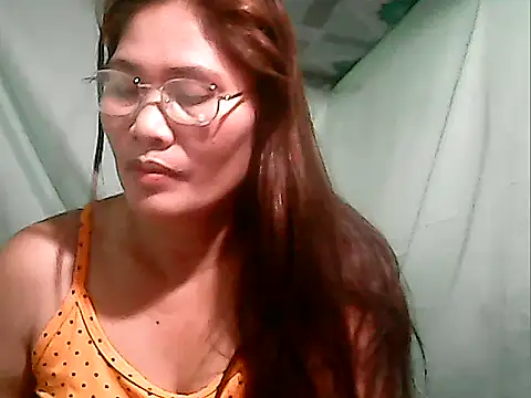Snapshot of Juicy_69xx chatting on 09.28.25 Juicy 69xx online show from 09.28.25