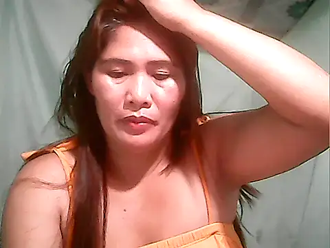 Snapshot of Juicy_69xx chatting on 10.03.25 Juicy 69xx online show from 10.03.25
