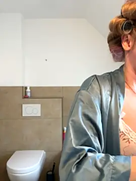 Snapshot of _Katherine_Pierce_ chatting on 12.01.25 Katherine Pierce online show from 12.01.25