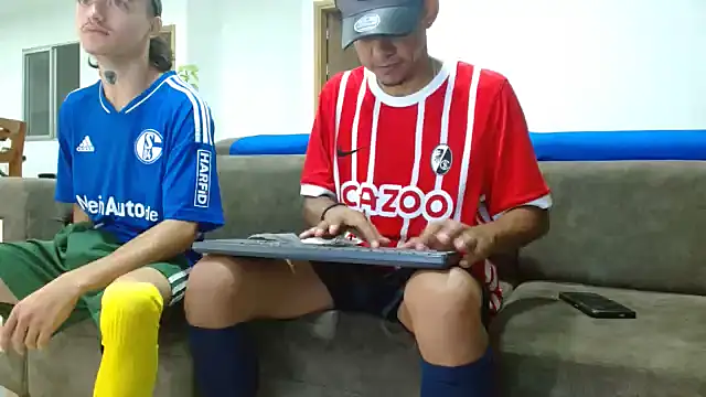 Snapshot of skinny23cm chatting on 01.15.25 skinny23cm online show from 01.15.25