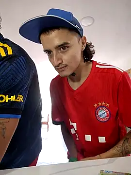 Snapshot of skinny23cm chatting on 09.10.25 skinny23cm online show from 09.10.25