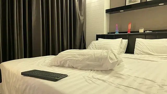KellyTwink online show from 07.28.26