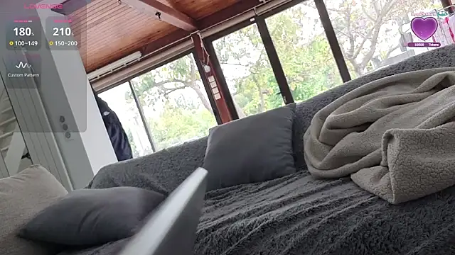 Snapshot of bellemasquer chatting on 09.17.25 bellemasquer online show from 09.17.25