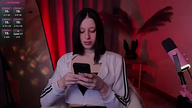 Snapshot of sex_tezzi chatting on 10.14.25 sex tezzi online show from 10.14.25