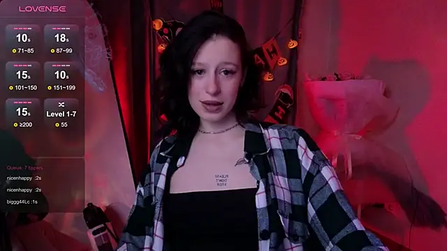 Snapshot of sex_tezzi chatting on 10.31.25 sex tezzi online show from 10.31.25