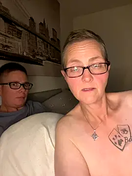 Snapshot of Curvy-Jinx chatting on 09.23.25 Curvy-Jinx online show from 09.23.25