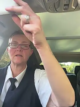 Snapshot of Curvy-Jinx chatting on 09.30.25 Curvy-Jinx online show from 09.30.25