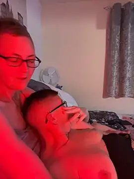 Snapshot of Curvy-Jinx chatting on 10.02.25 Curvy-Jinx online show from 10.02.25