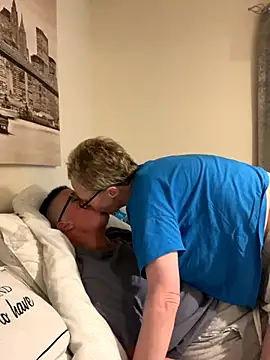 Snapshot of Curvy-Jinx chatting on 10.25.25 Curvy-Jinx online show from 10.25.25