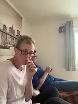 Snapshot of Curvy-Jinx chatting on 12.01.25 Curvy-Jinx online show from 12.01.25