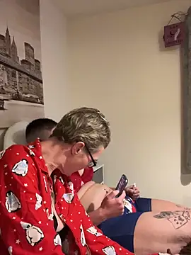 Snapshot of Curvy-Jinx chatting on 12.13.25 Curvy-Jinx online show from 12.13.25