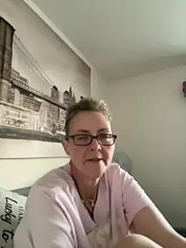 Snapshot of Curvy-Jinx chatting on 01.07.26 Curvy-Jinx online show from 01.07.26