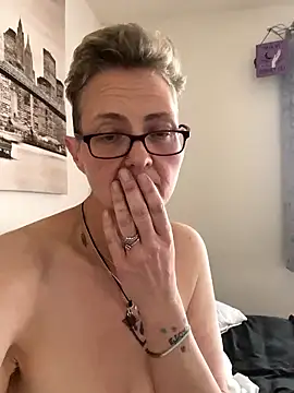 Snapshot of Curvy-Jinx chatting on 01.09.26 Curvy-Jinx online show from 01.09.26