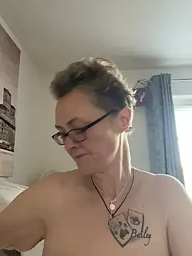 Snapshot of Curvy-Jinx chatting on 01.14.26 Curvy-Jinx online show from 01.14.26