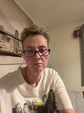 Snapshot of Curvy-Jinx chatting on 01.15.26 Curvy-Jinx online show from 01.15.26