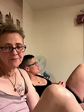 Snapshot of Curvy-Jinx chatting on 01.15.26 Curvy-Jinx online show from 01.15.26