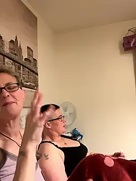 Snapshot of Curvy-Jinx chatting on 01.17.26 Curvy-Jinx online show from 01.17.26