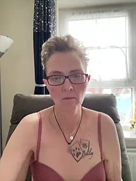 Snapshot of Curvy-Jinx chatting on 02.06.26 Curvy-Jinx online show from 02.06.26