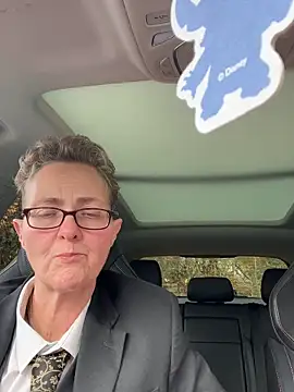 Snapshot of Curvy-Jinx chatting on 02.10.26 Curvy-Jinx online show from 02.10.26