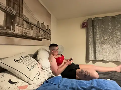 Snapshot of Curvy-Jinx chatting on 02.28.26 Curvy-Jinx online show from 02.28.26