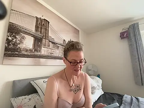 Snapshot of Curvy-Jinx chatting on 03.03.26 Curvy-Jinx online show from 03.03.26