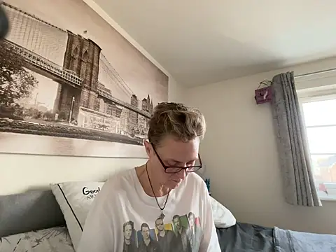 Snapshot of Curvy-Jinx chatting on 03.05.26 Curvy-Jinx online show from 03.05.26