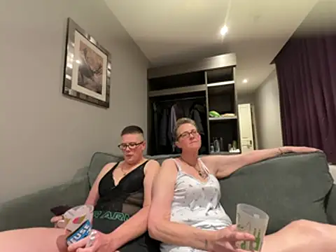 Snapshot of Curvy-Jinx chatting on 03.07.26 Curvy-Jinx online show from 03.07.26