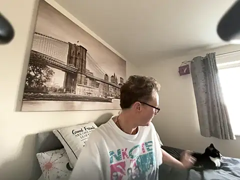 Snapshot of Curvy-Jinx chatting on 03.11.26 Curvy-Jinx online show from 03.11.26