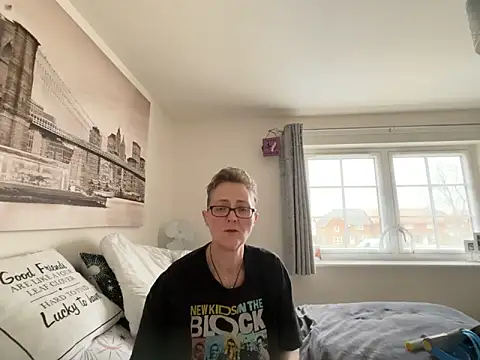 Snapshot of Curvy-Jinx chatting on 03.12.26 Curvy-Jinx online show from 03.12.26