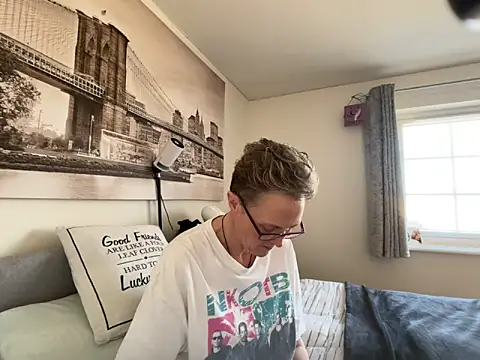 Snapshot of Curvy-Jinx chatting on 03.18.26 Curvy-Jinx online show from 03.18.26