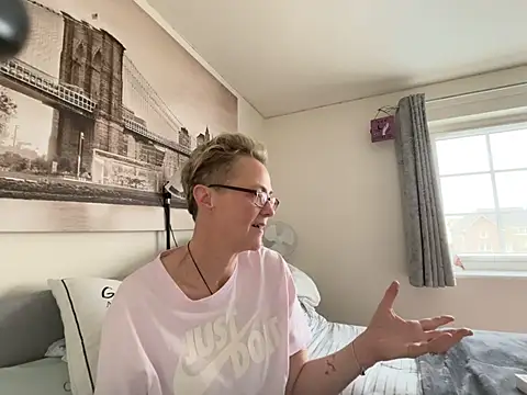 Snapshot of Curvy-Jinx chatting on 03.24.26 Curvy-Jinx online show from 03.24.26