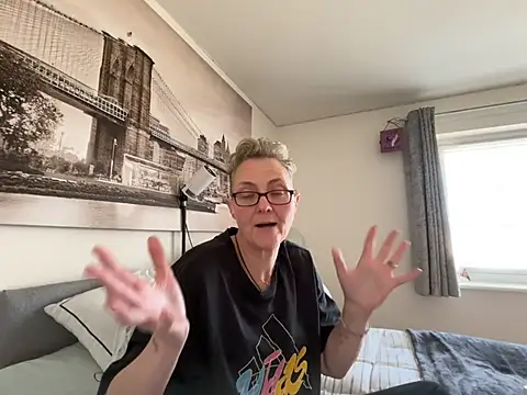 Snapshot of Curvy-Jinx chatting on 03.25.26 Curvy-Jinx online show from 03.25.26