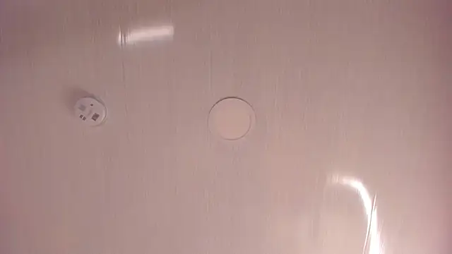 mia kisses2 online show from 04.02.26