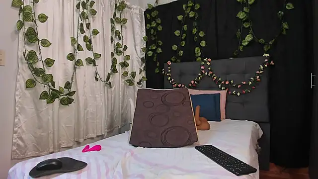 Delilah 85 online show from 04.30.26
