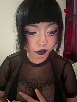 Snapshot of Kitty_yukimura chatting on 10.01.25 Kitty yukimura online show from 10.01.25