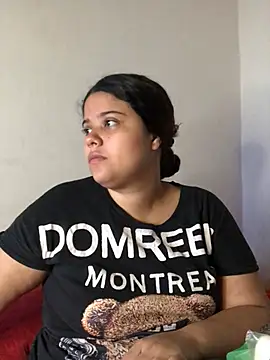 Snapshot of luisahot_9727 chatting on 02.10.26 luisahot 9727 online show from 02.10.26