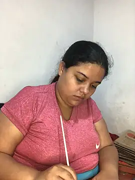 Snapshot of luisahot_9727 chatting on 02.20.26 luisahot 9727 online show from 02.20.26