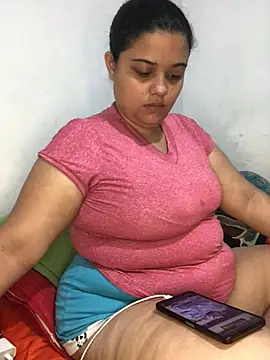 Snapshot of luisahot_9727 chatting on 02.20.26 luisahot 9727 online show from 02.20.26