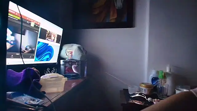 Snapshot of luisahot_9727 chatting on 02.25.26 luisahot 9727 online show from 02.25.26