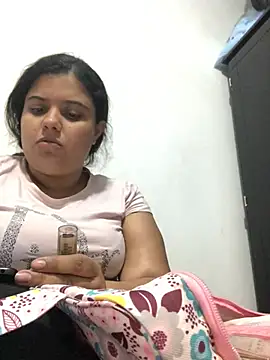 Snapshot of luisahot_9727 chatting on 03.20.26 luisahot 9727 online show from 03.20.26