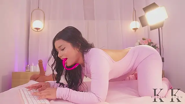 kassia kim online show from 04.09.26